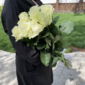 Букет из 9 белых роз (70 см) в Коломне