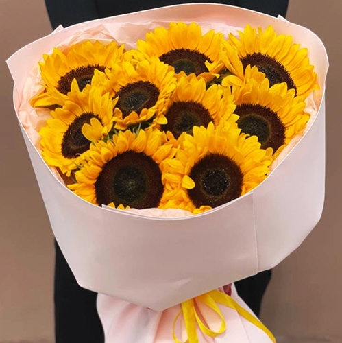 Букет "Солнечный рассвет" из 9 подсолнухов в Коломне