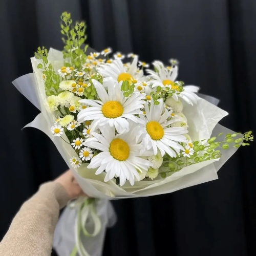 Полевой букет с ромашками и сантини  в Коломне