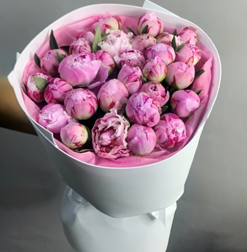 Букет из 29 пионов Сара Бернар в Коломне