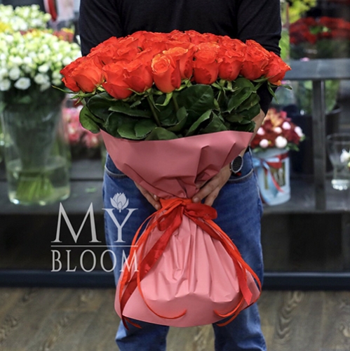 Букет 51 коралловая роза (60 см) в Коломне