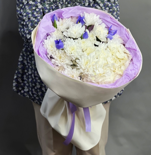Букет "Грация" из ирисов, гортензии и кустовых хризантем в Коломне